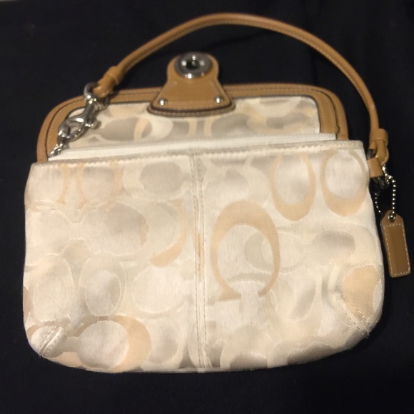 Coach wristlet - Picture 5 of 7